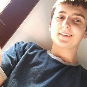 Meet your Posher, Troy